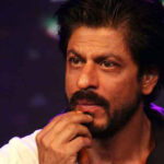 VIDEO : मन्नत के बाहर शाहरुख खान ने फैंस से  कहा ‘सॉरी’, जानिए क्यों?